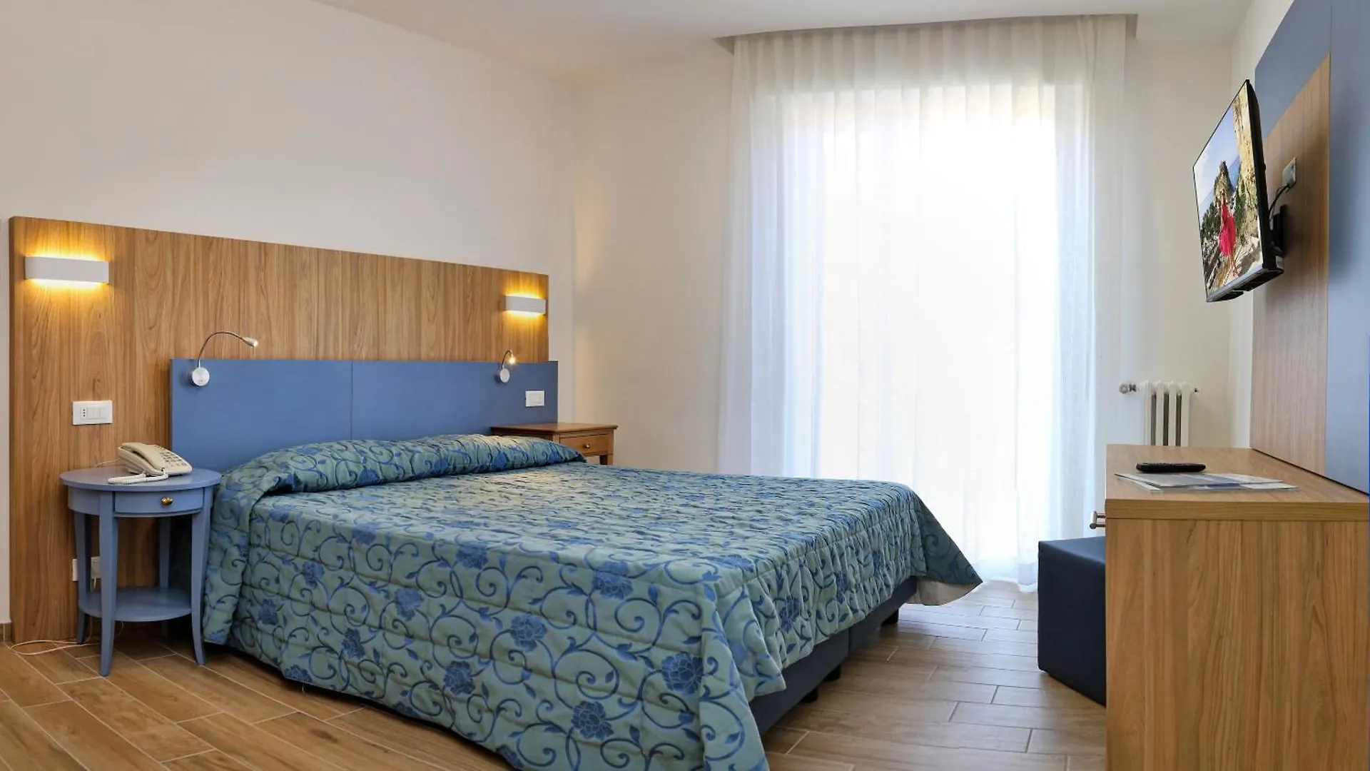 Hotel Marina Bardolino 2*,  İtalya